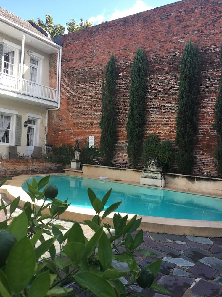 Chateau Hotel New Orleans Exterior foto