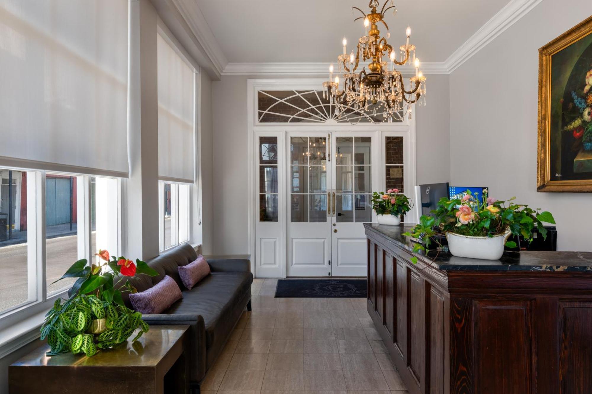 Chateau Hotel New Orleans Exterior foto
