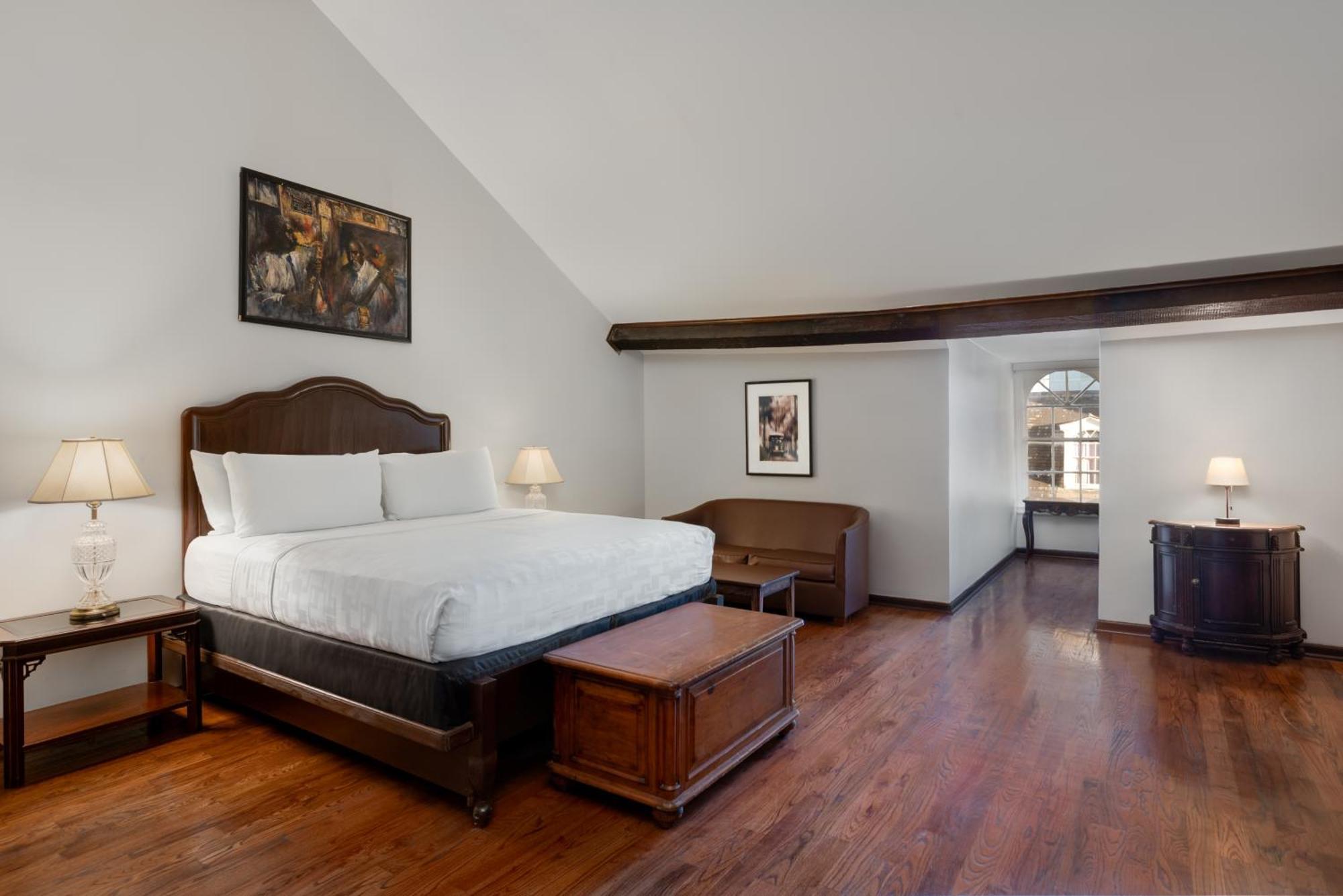 Chateau Hotel New Orleans Exterior foto